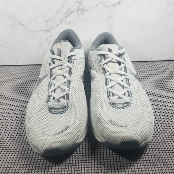 Nike Legend Essential 3 Next Nature Men's Workout Sneakers Shoes 14 - Picture 3 of 9